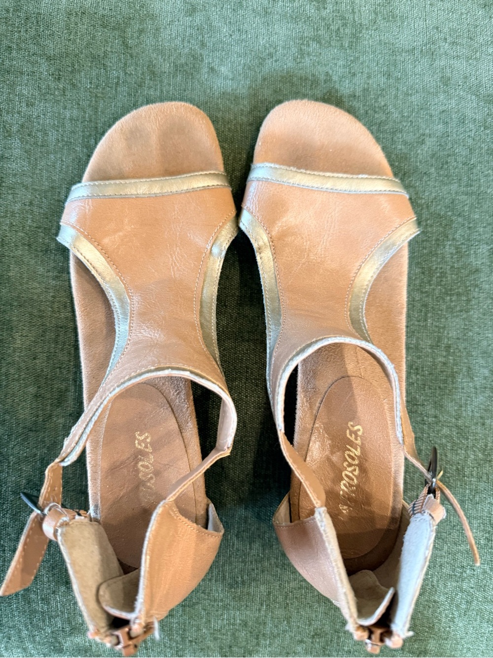 AEROSOLES Tan Sandals with Metallic Trim
